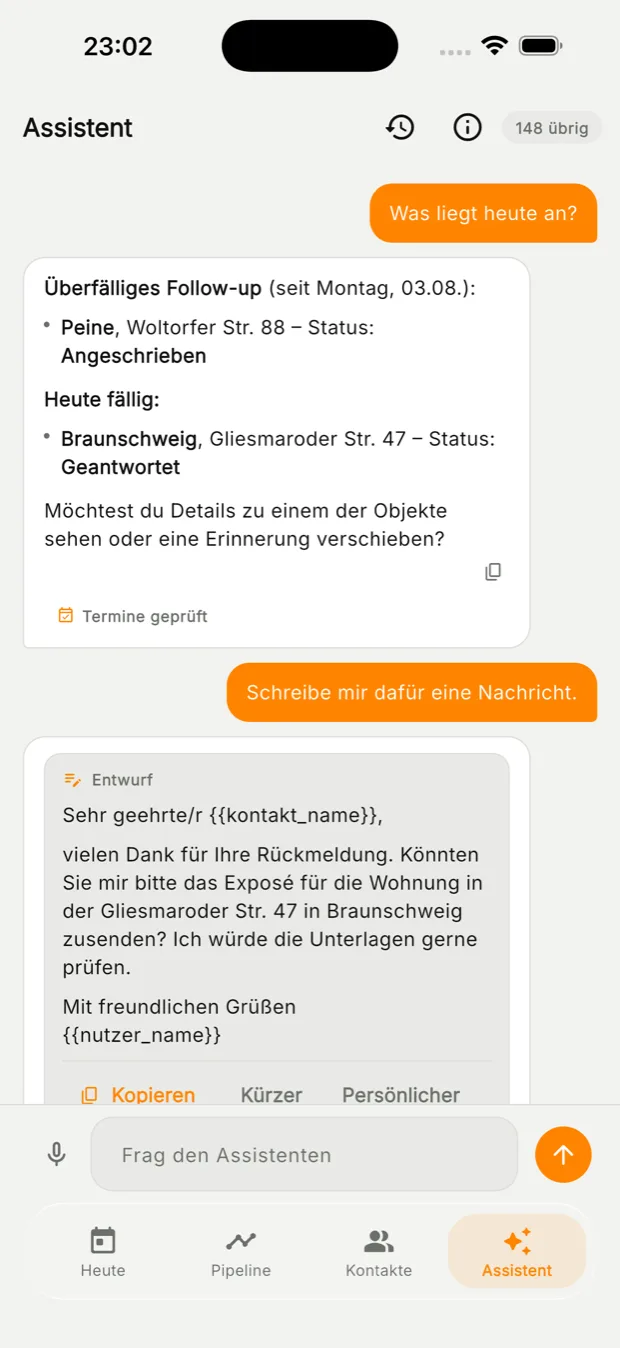Der KI-Assistent in AkquisePlaner: Antwort auf die Frage was heute ansteht, darunter eine fertige Nachricht an den Makler in einer Entwurfskarte mit Kopierknopf